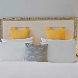 St Leonhard Hotel